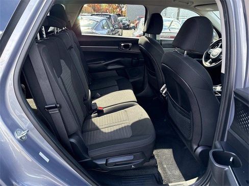 Used 2023 Kia Sorento LX image 11