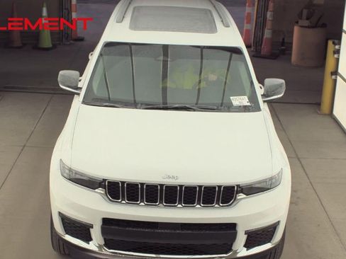 Used 2023 Jeep Grand Cherokee L Limited AWD/4WD image 2