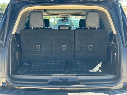 Used 2019 Ford Expedition Platinum RWD image 15