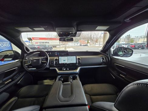 Used 2025 Ford Expedition Platinum w/ Stealth Performance Package image 27