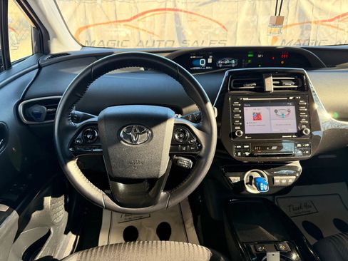 Used 2021 Toyota Prius Prime LE image 31