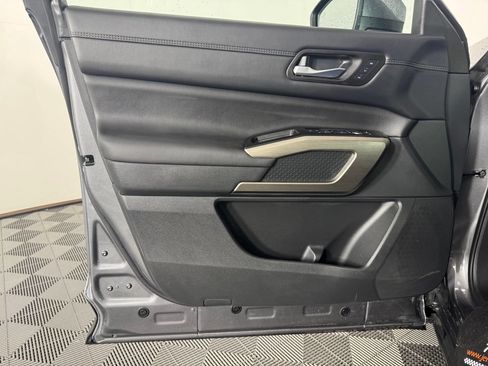 Used 2025 Nissan Pathfinder Platinum w/ Cargo Package FWD image 9