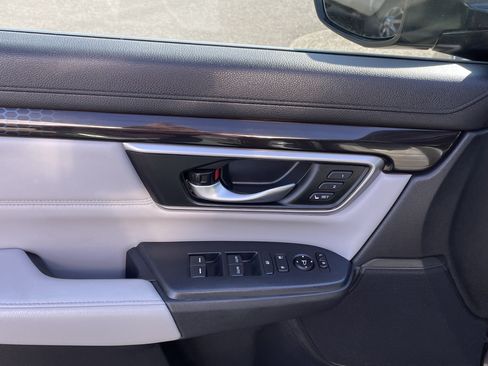 Used 2018 Honda CR-V Touring image 16