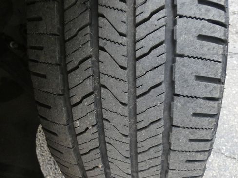 Certified 2023 Chevrolet Traverse LT w/ LPO, Floor Liner Package AWD/4WD image 9