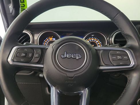 Used 2021 Jeep Wrangler Unlimited Sahara AWD/4WD image 15