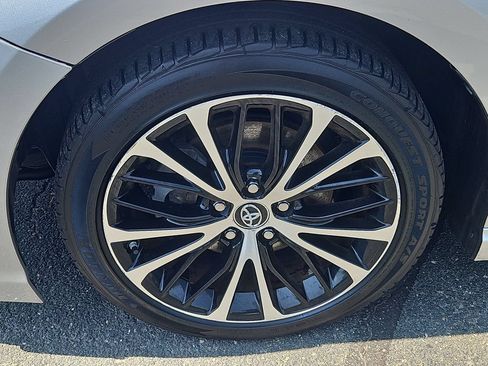 Used 2018 Toyota Camry SE FWD image 6