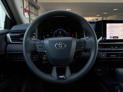 Used 2026 Toyota Camry LE FWD image 34