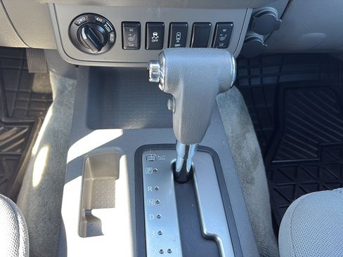 Used 2017 Nissan Frontier SV w/ SV Value Truck Package AWD/4WD image 22