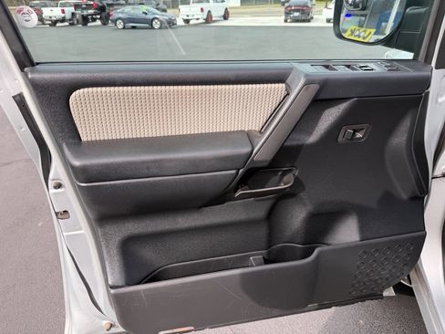 Used 2008 Nissan Titan PRO-4X image 9