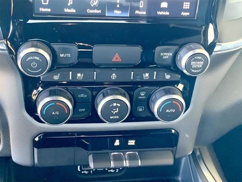 Used 2024 RAM 1500 Laramie image 37