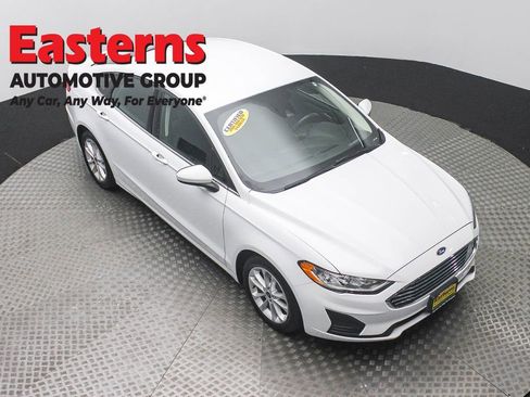 Used 2020 Ford Fusion SE FWD image 3