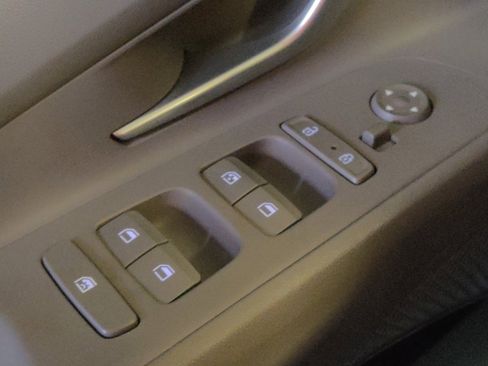 Used 2023 Hyundai Elantra SEL image 27