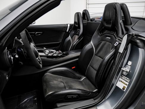 Used 2018 Mercedes-Benz AMG GT C image 40