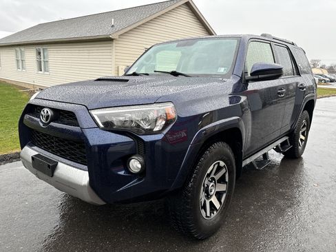 Used 2019 Toyota 4Runner TRD Off-Road image 8