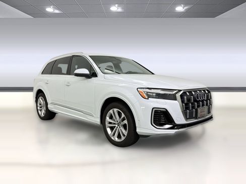 Used 2025 Audi Q7 3.0T Premium Plus AWD/4WD image 7