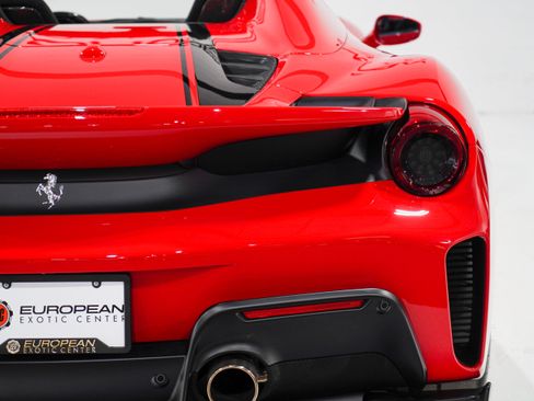 Used 2020 Ferrari 488 Pista Spider RWD image 37