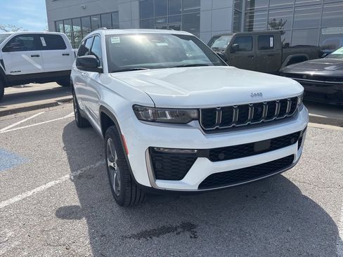 New 2026 Jeep Grand Cherokee L Limited AWD/4WD image 8