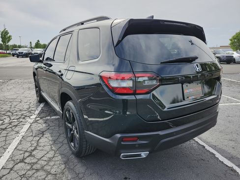 Used 2025 Honda Pilot Black Edition image 17