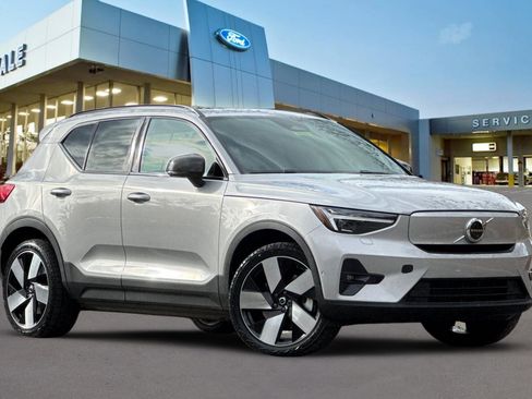 Used 2023 Volvo XC40 Recharge Ultimate image 2