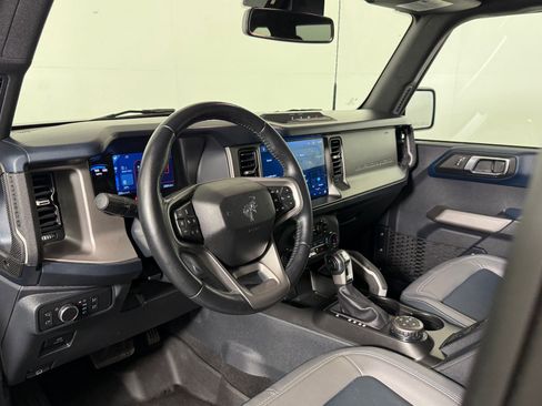 Used 2022 Ford Bronco Outer Banks image 4