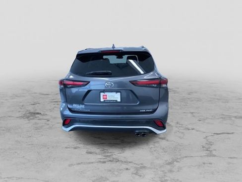 Certified 2025 Toyota Highlander XSE AWD/4WD image 8