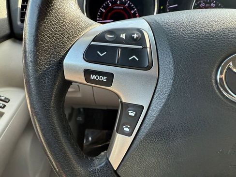 Used 2013 Toyota Highlander Limited image 17