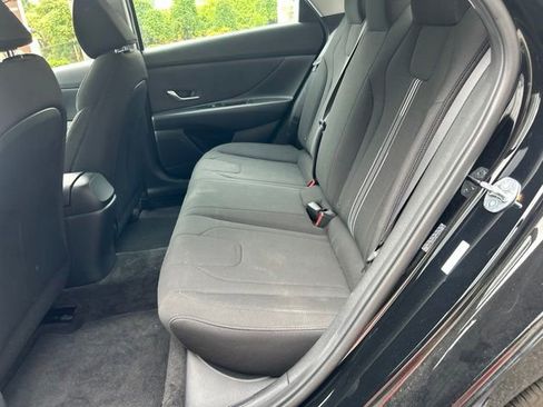Used 2023 Hyundai Elantra SEL FWD image 7