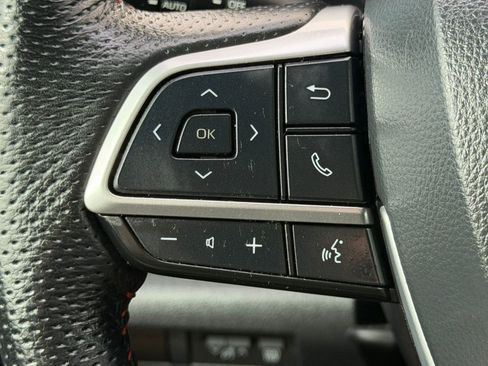 Used 2022 Toyota Sienna XSE FWD image 18