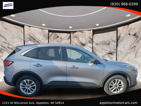 Used 2022 Ford Escape SE image 6