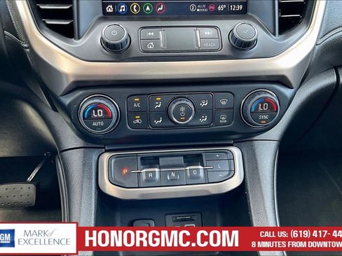 Used 2022 GMC Acadia Denali w/ Denali Ultimate Package image 15