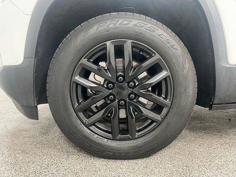 Used 2018 GMC Acadia SLT image 28