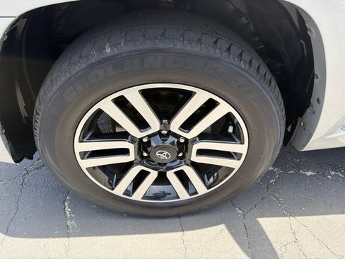 Used 2022 Toyota 4Runner Limited AWD/4WD image 10