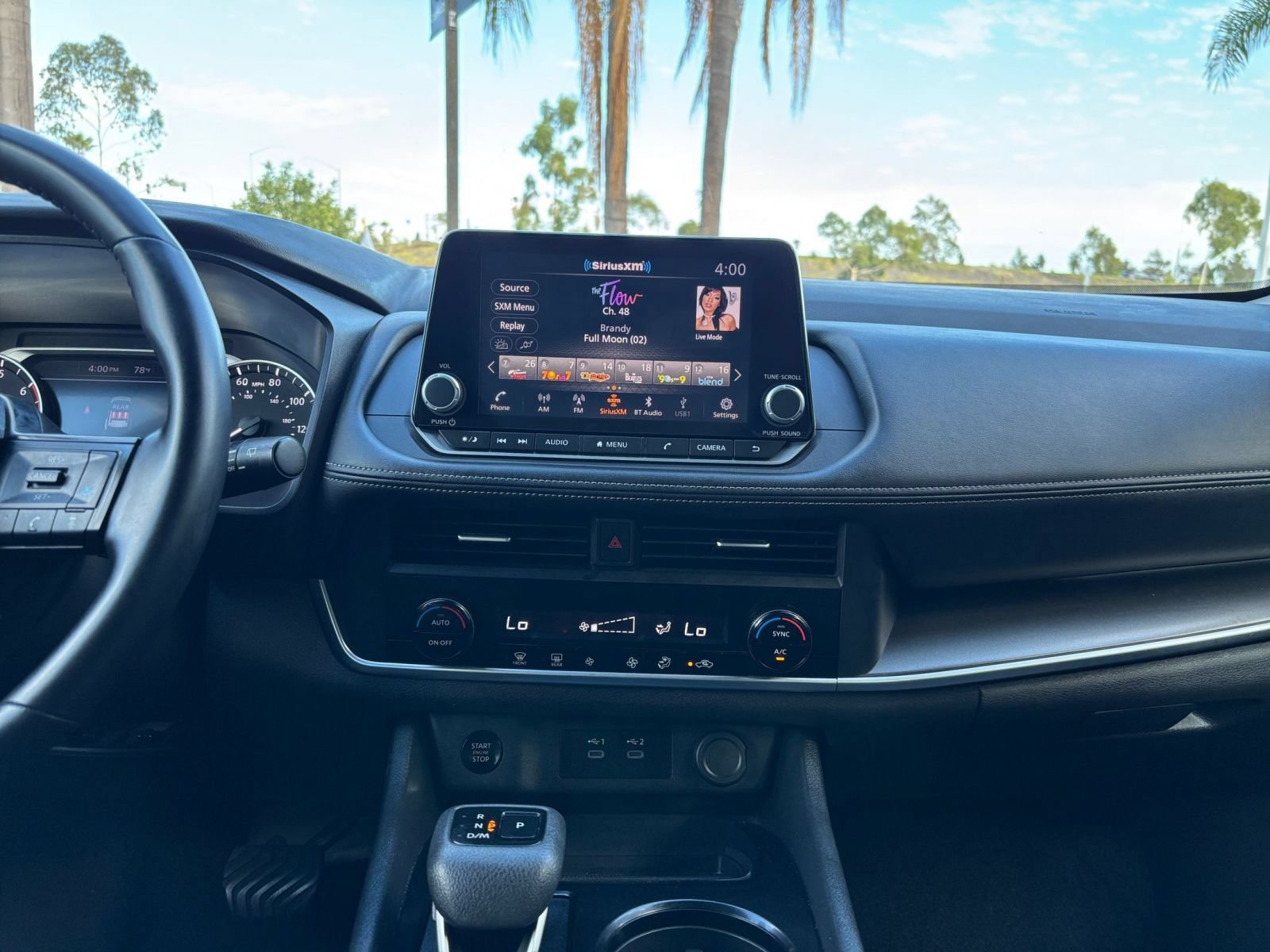 Used 2025 Nissan Rogue SV AWD/4WD image 16