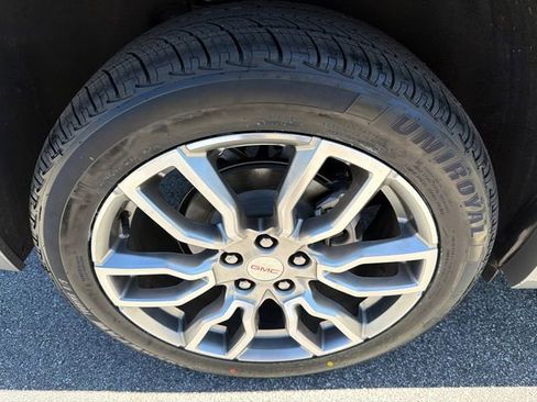 Certified 2024 GMC Terrain Denali w/ Denali Premium Package AWD/4WD image 17