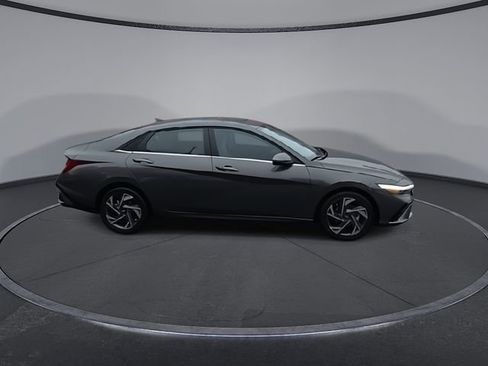 New 2026 Hyundai Elantra Limited FWD image 10