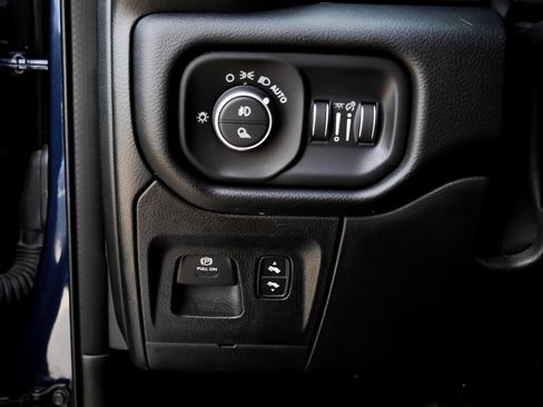 Used 2022 RAM 1500 Laramie AWD/4WD image 19