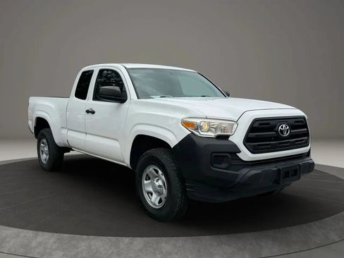 Used 2016 Toyota Tacoma SR RWD image 3