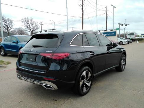 Used 2023 Mercedes-Benz GLC 300 4MATIC w/ Exclusive Trim Package image 6