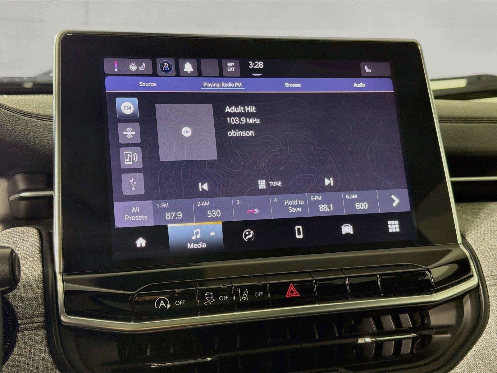 Used 2023 Jeep Compass Latitude w/ Sun and Sound Group AWD/4WD image 19