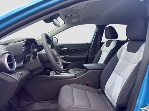 New 2026 Chevrolet Trax LS w/ LS Convenience Package FWD image 9