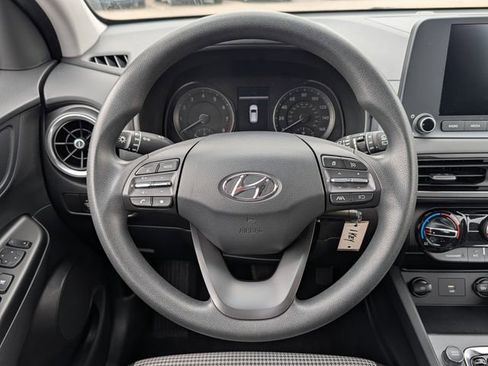 Used 2023 Hyundai Kona SE image 12
