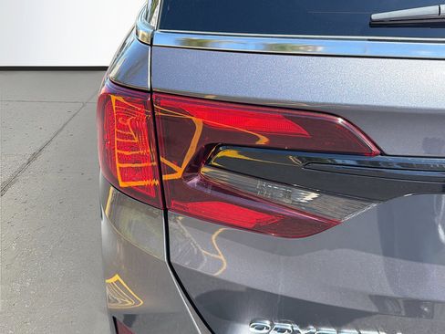 Used 2025 Honda Odyssey Touring image 11