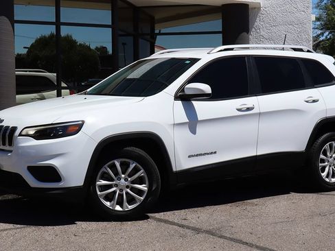 Used 2020 Jeep Cherokee Latitude FWD image 3
