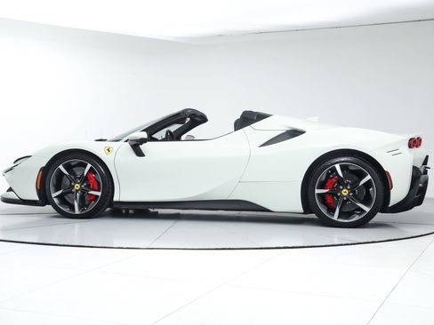 Certified 2025 Ferrari SF90 Spider image 4