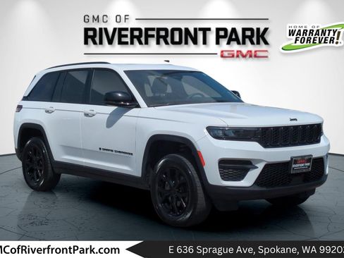 Used 2024 Jeep Grand Cherokee Altitude AWD/4WD image 1