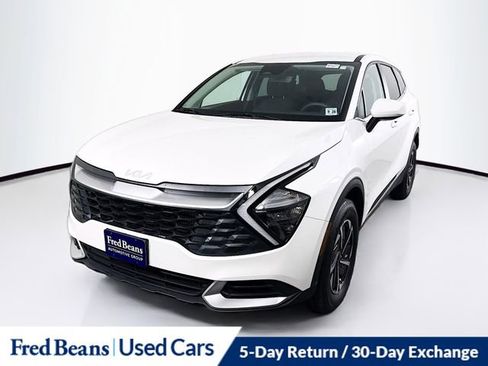 Used 2023 Kia Sportage LX image 3