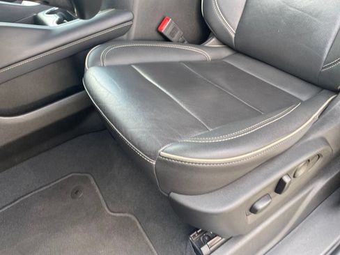Used 2024 GMC Yukon SLT RWD image 23