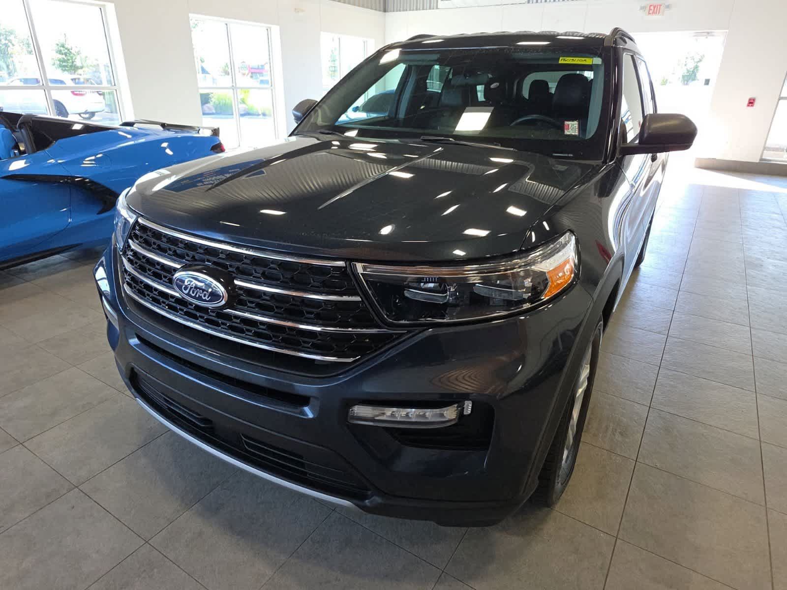 Used 2023 Ford Explorer XLT w/ Equipment Group 202A AWD/4WD image 1