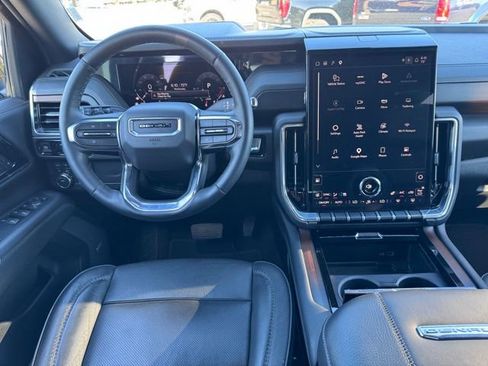 Used 2025 GMC Yukon Denali AWD/4WD image 25