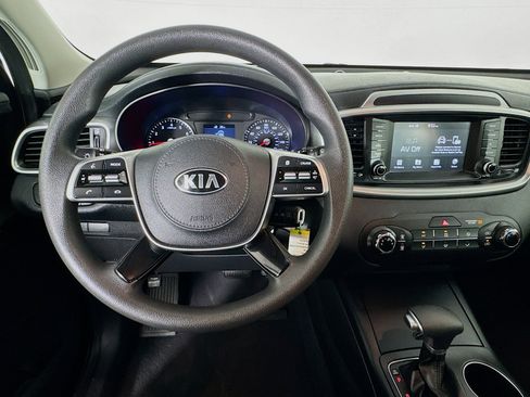 Used 2019 Kia Sorento L FWD image 11